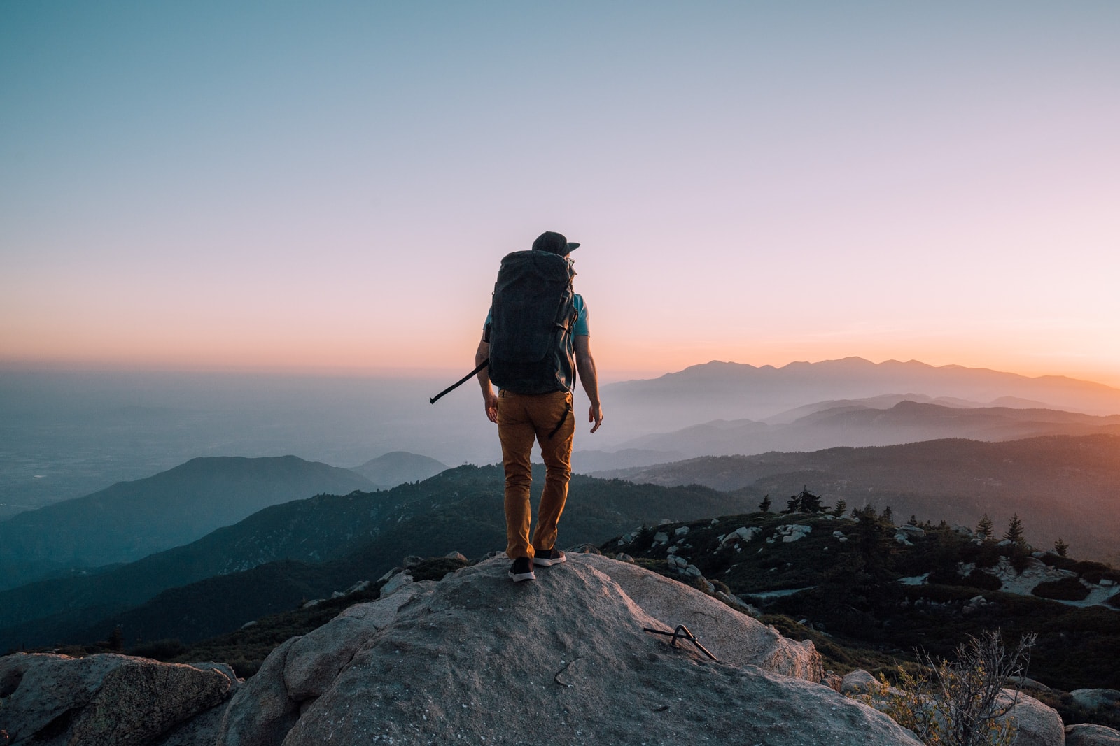 50 Greatest Journey Items for Males (Distinctive Present Concepts for 2025)