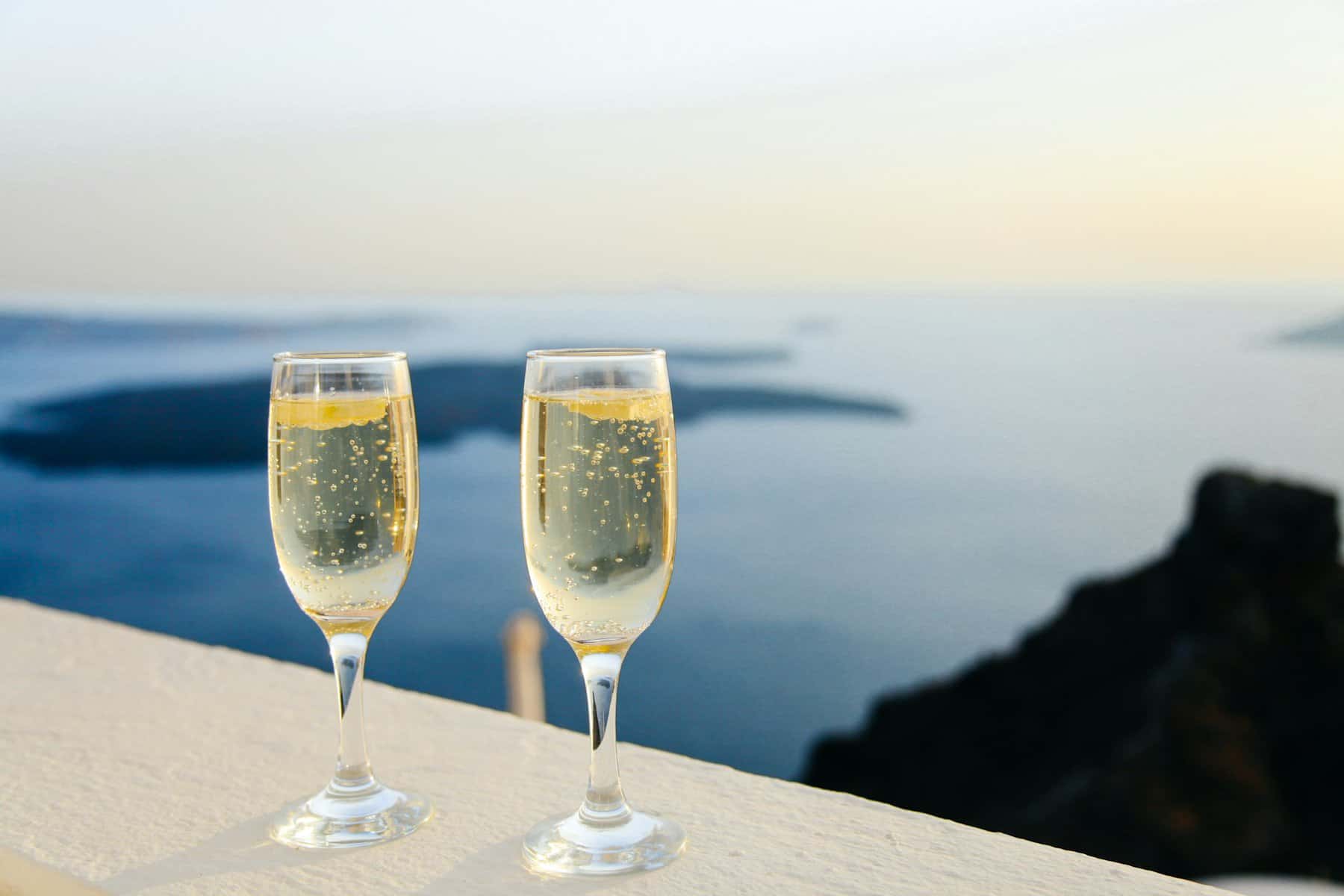 Utilizing airline loyalty standing to unlock luxurious journey perks