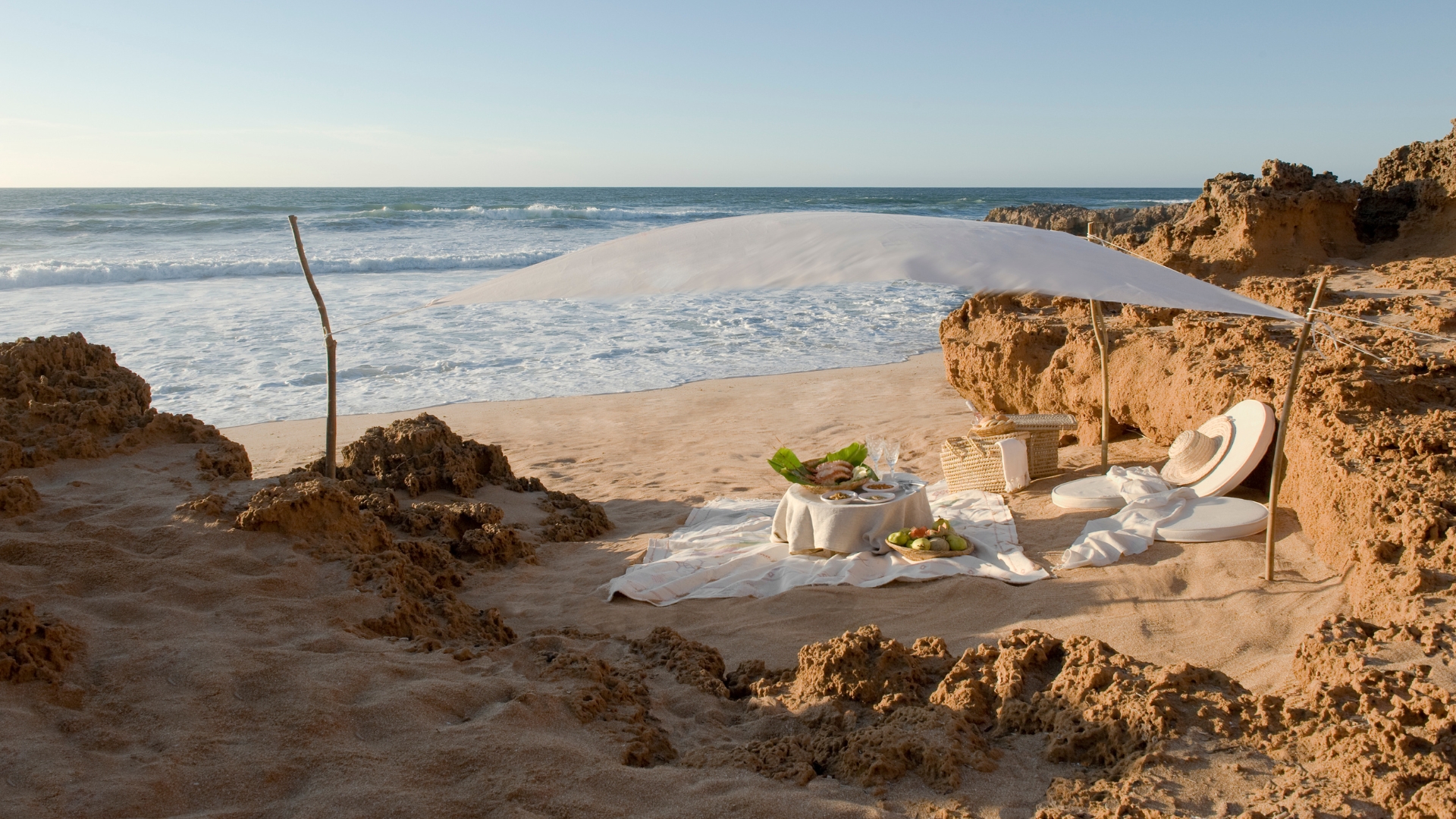10 Pleasant Resort Picnic Spots with Spreads to Savor